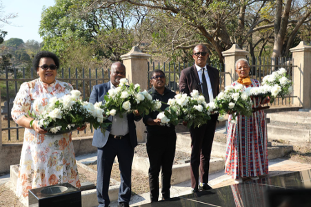 KUQHAKANJISWE AMAGUGU ENKULULEKO NJENGESIBANI SEKUSASA