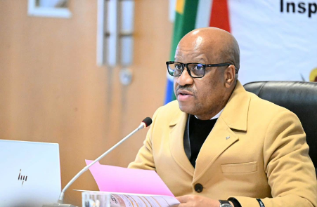 UNDUNANKULU UTHI UKUKHULUMA NGOBUMBANO LWABANTU AKWANELE, KUMELE KUBONAKALE NANGEZENZO,